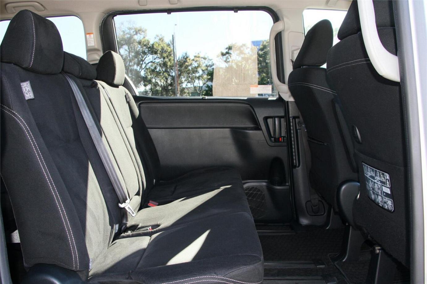 2017 Toyota Esquire Xi (welcab)-2 2017 Toyota Esquire Xi (welcab)-2