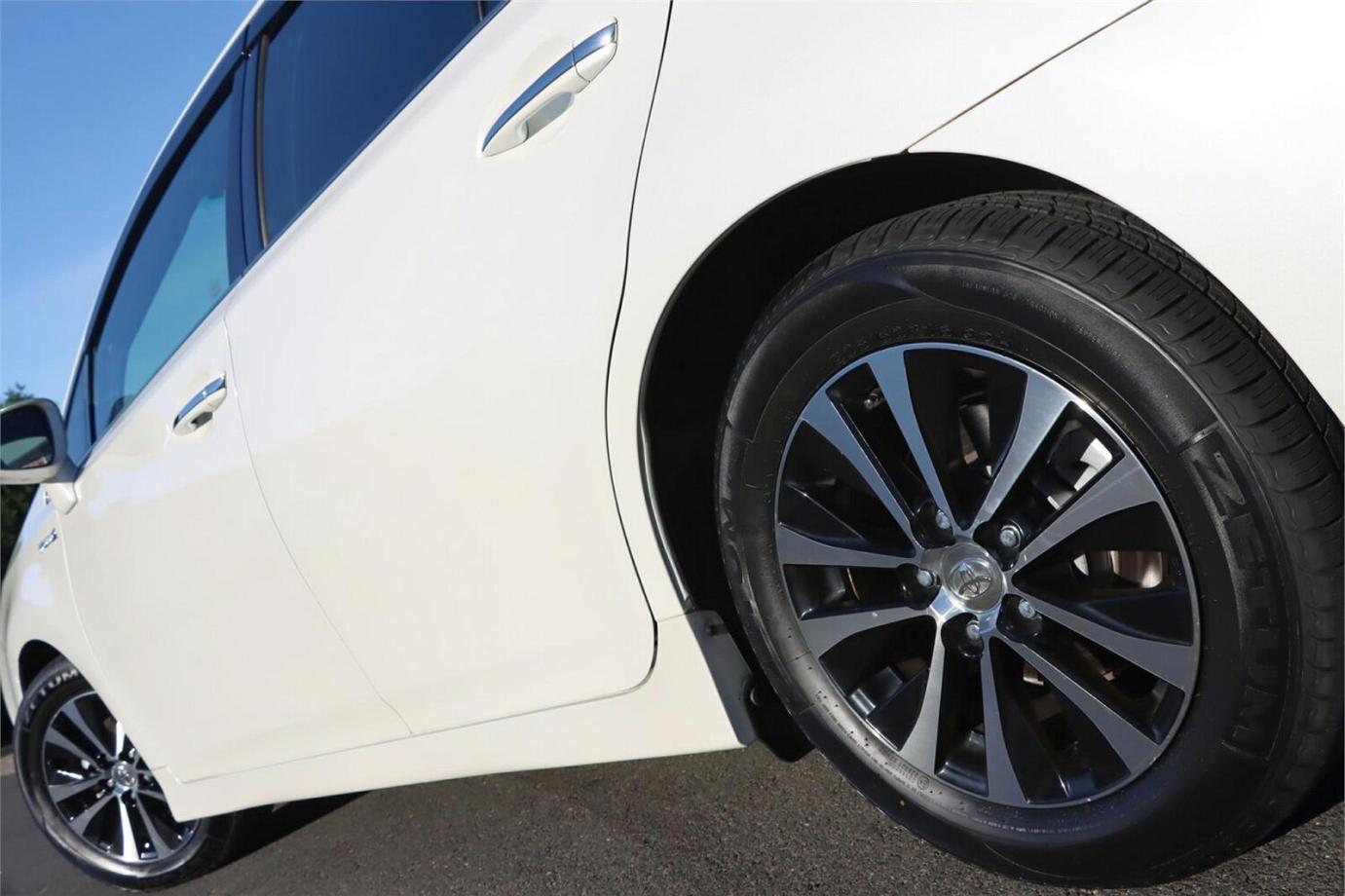 2014 Toyota Sai S C Package (hybrid)-10