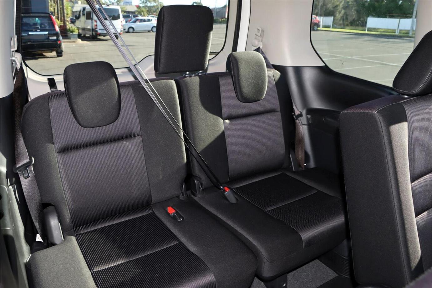 2017 Nissan Serena Highway Star (s-hybrid)-1
