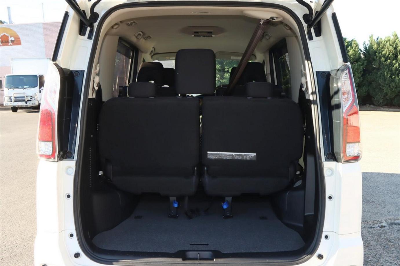 2017 Nissan Serena Highway Star (s-hybrid)-13