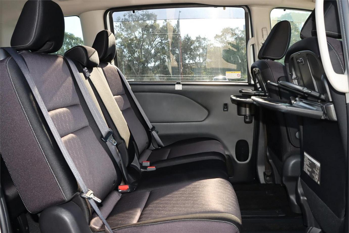 2017 Nissan Serena Highway Star (s-hybrid)-18