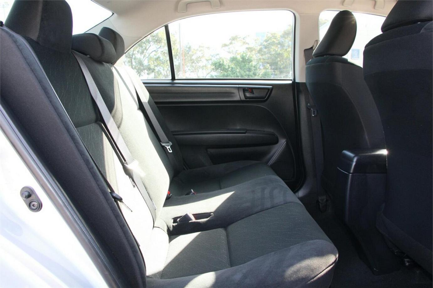 2018 Toyota Corolla Axio (hybrid)-2