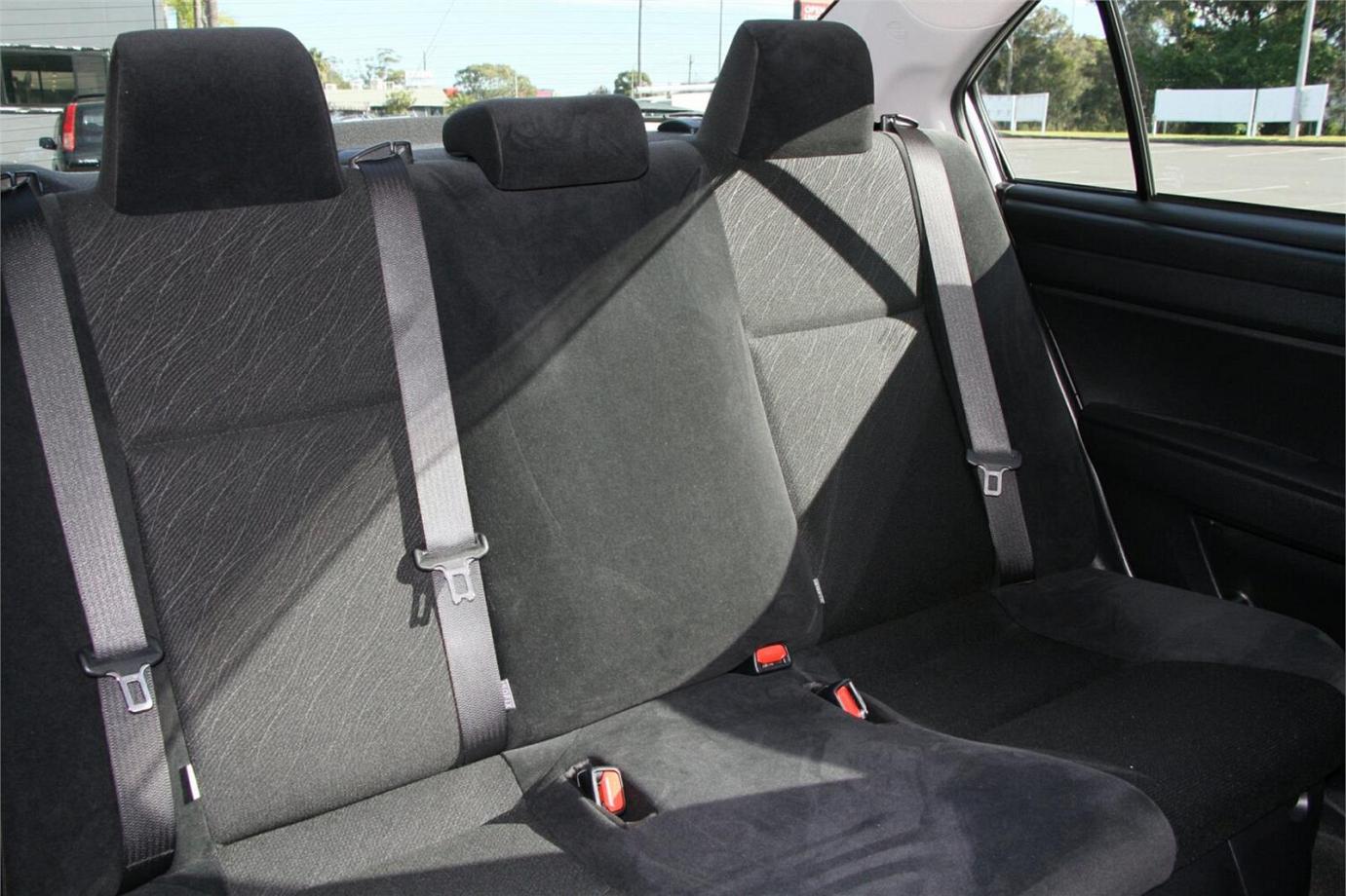 2018 Toyota Corolla Axio (hybrid)-3