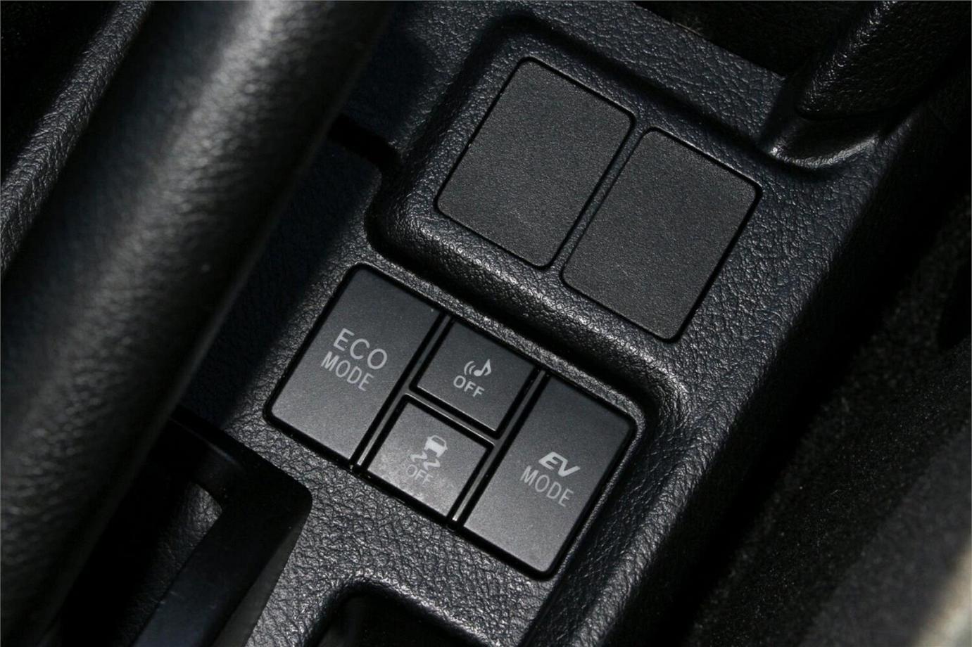 2018 Toyota Corolla Axio (hybrid)-8