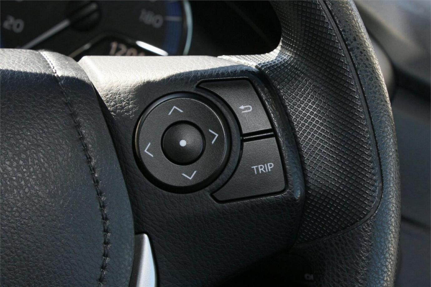 2018 Toyota Corolla Axio (hybrid)-9