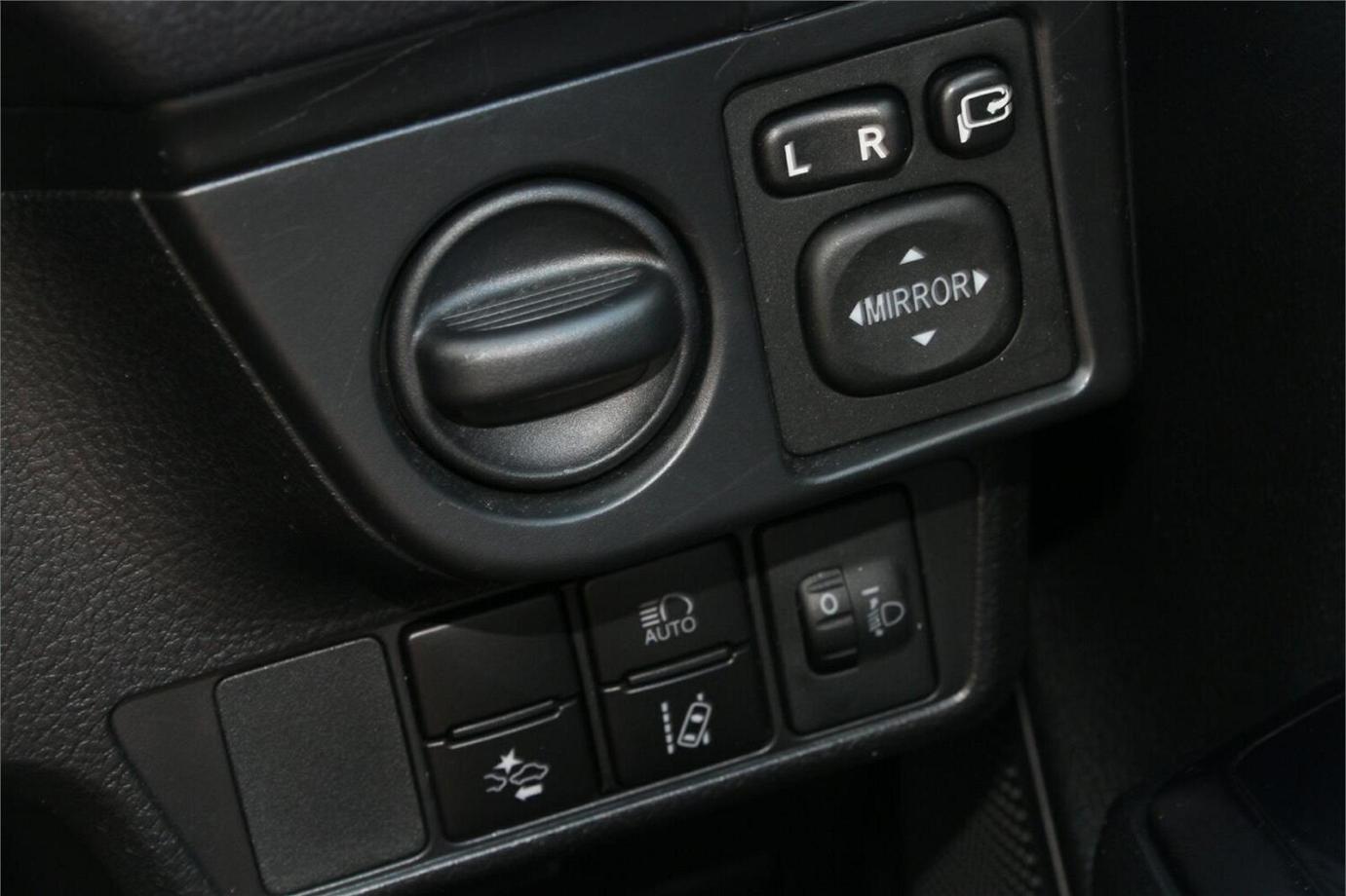 2018 Toyota Corolla Axio (hybrid)-10
