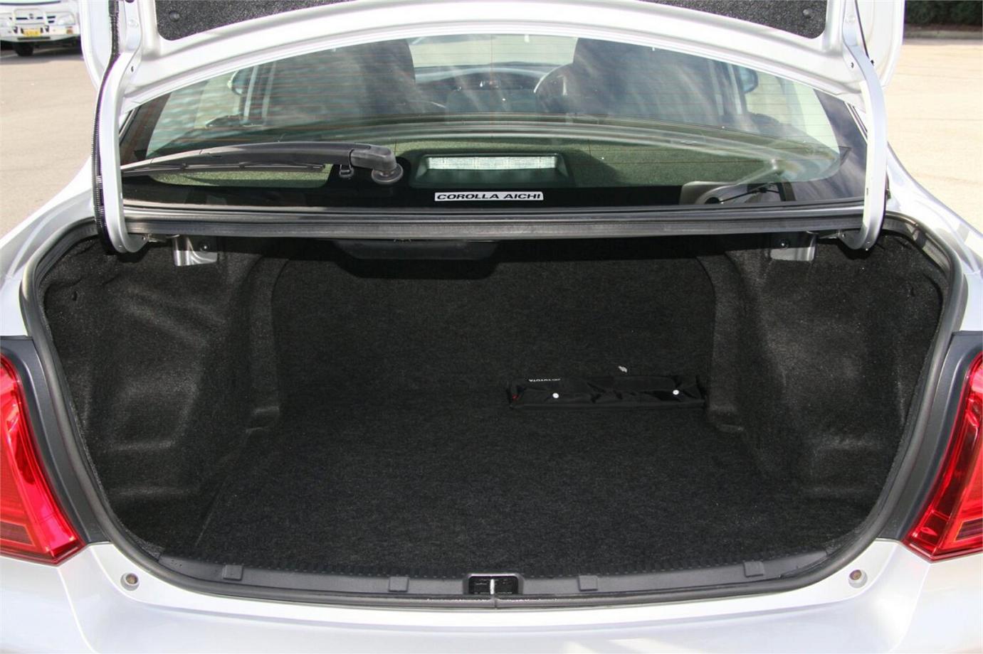 2018 Toyota Corolla Axio (hybrid)-13
