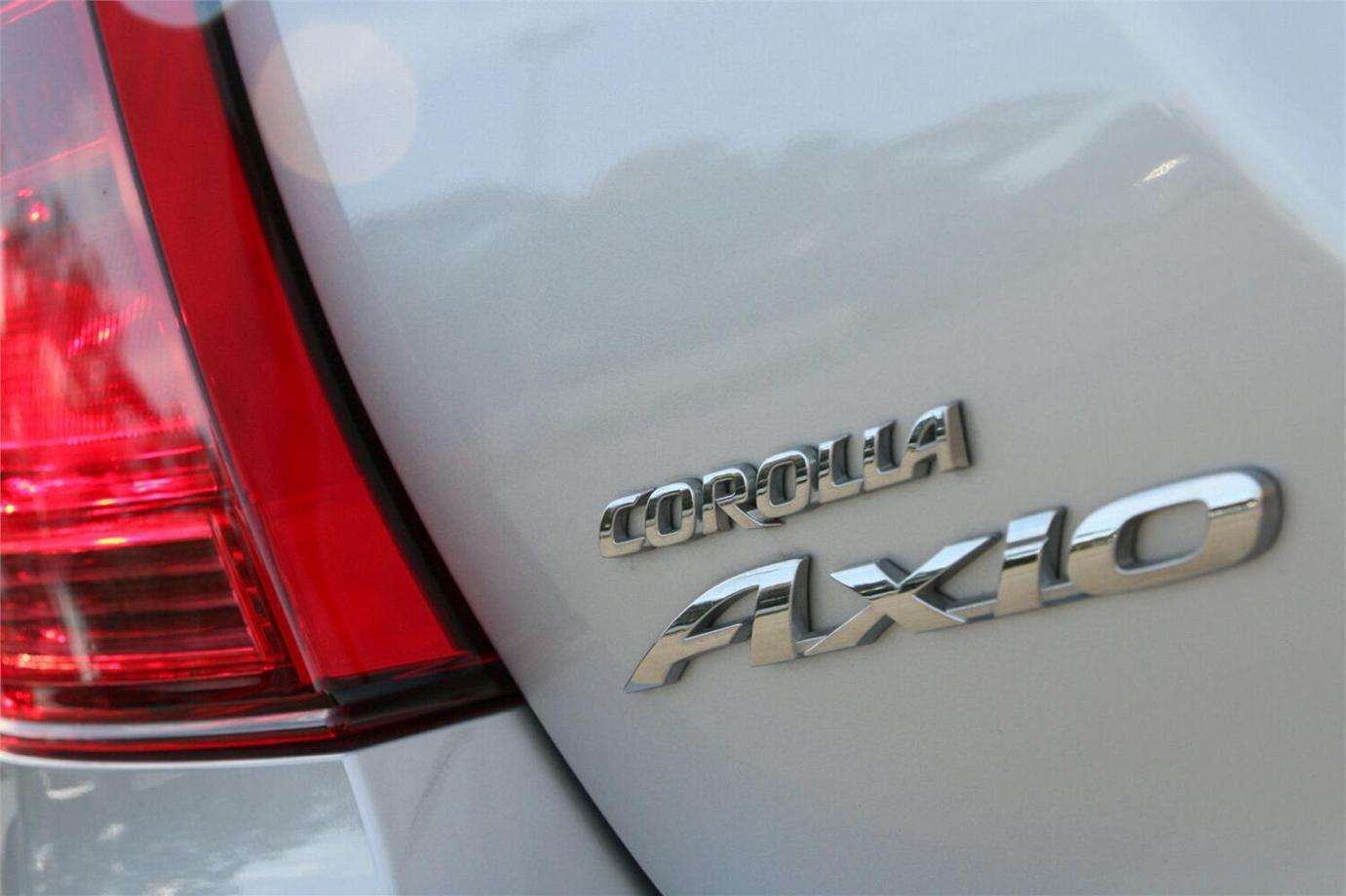 2018 Toyota Corolla Axio (hybrid)-6
