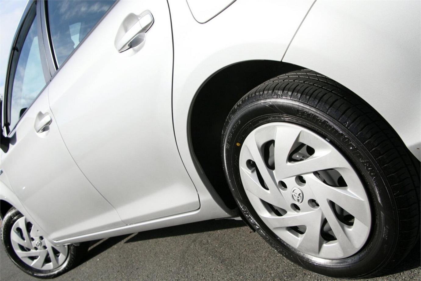 2018 Toyota Corolla Axio (hybrid)-10