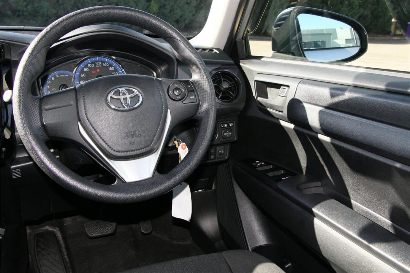 2018 Toyota Corolla Axio (hybrid)-16
