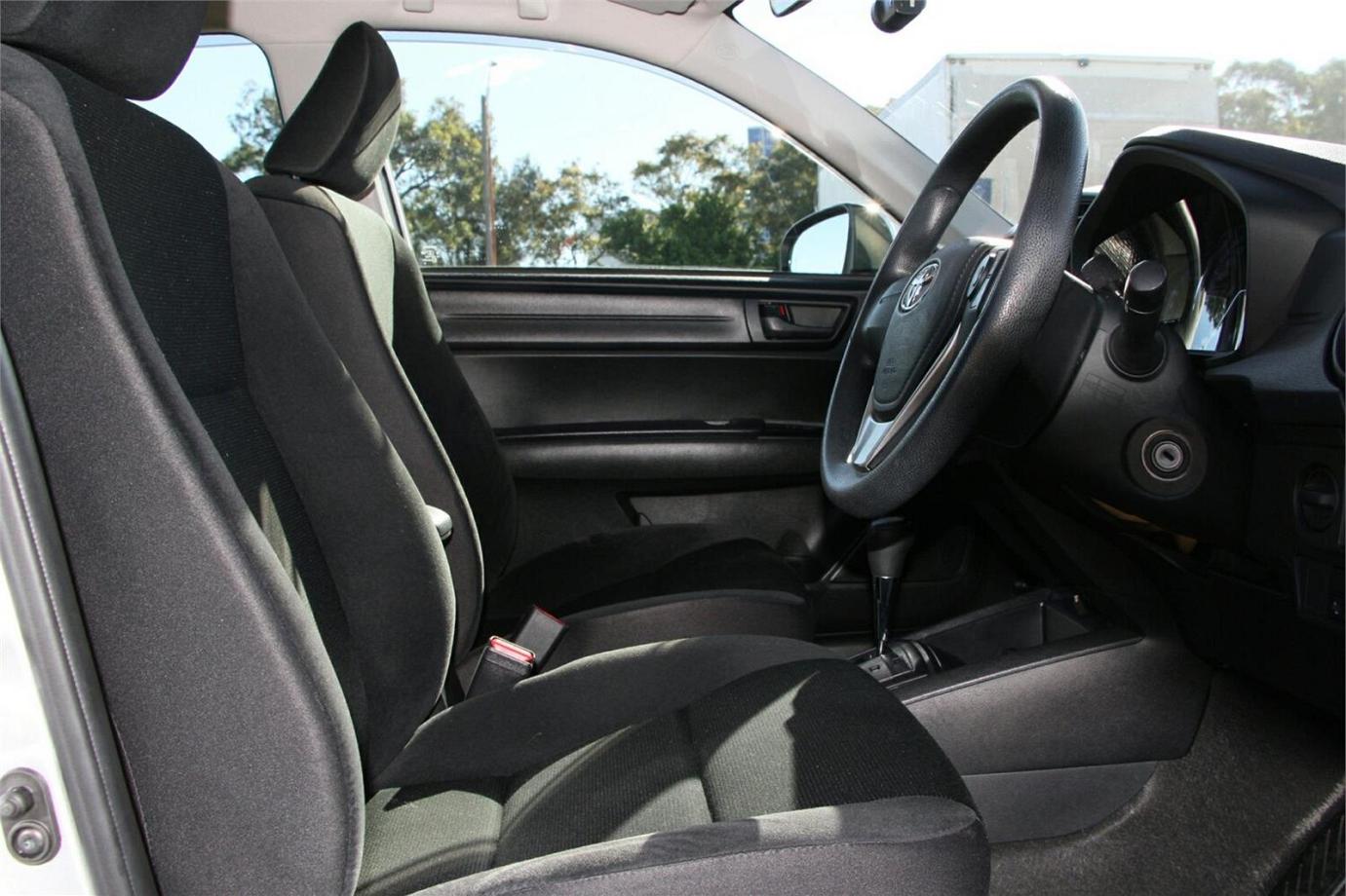 2018 Toyota Corolla Axio (hybrid)-11