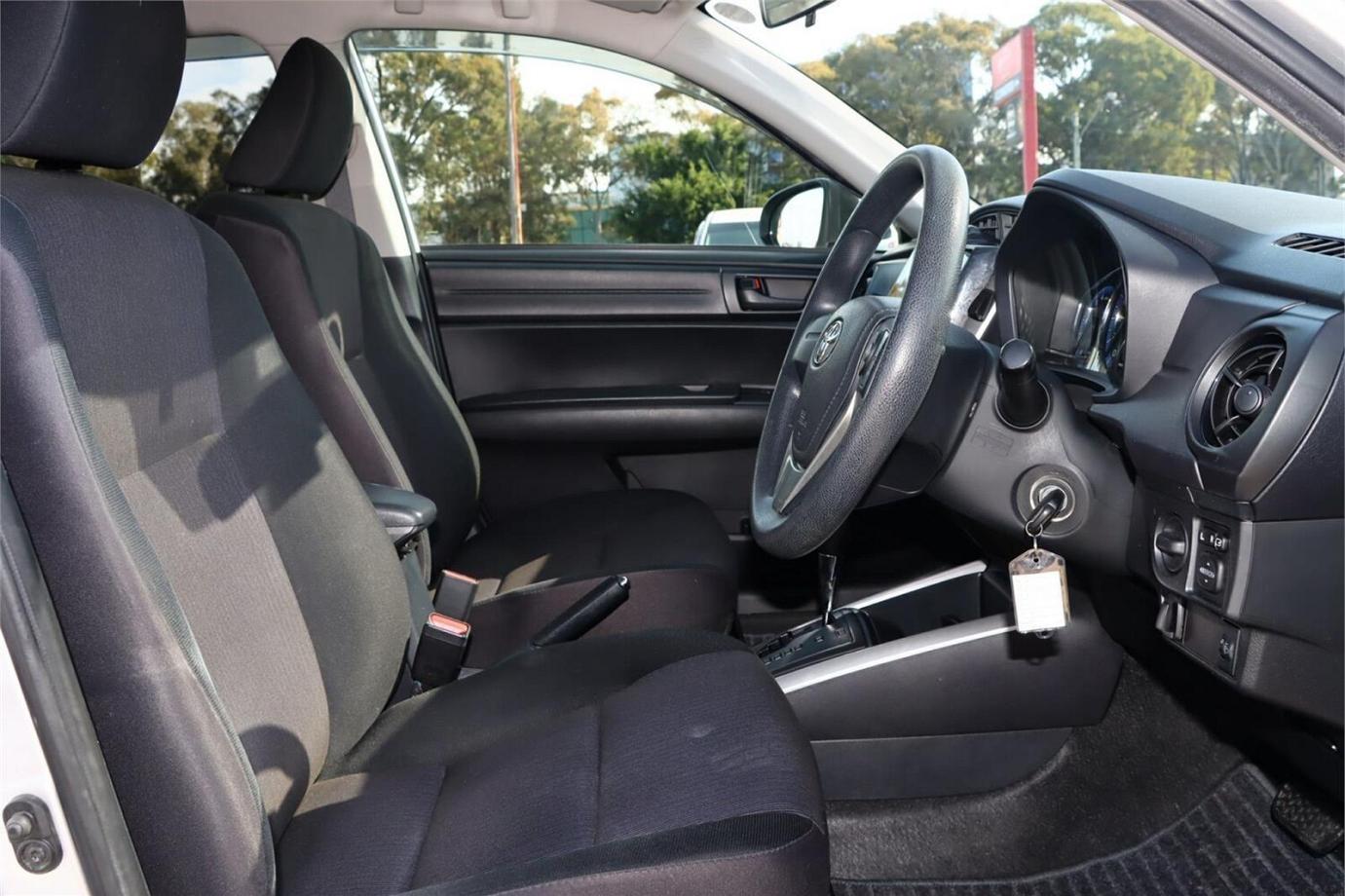 2015 Toyota Corolla Fielder Ex (hybrid)-6
