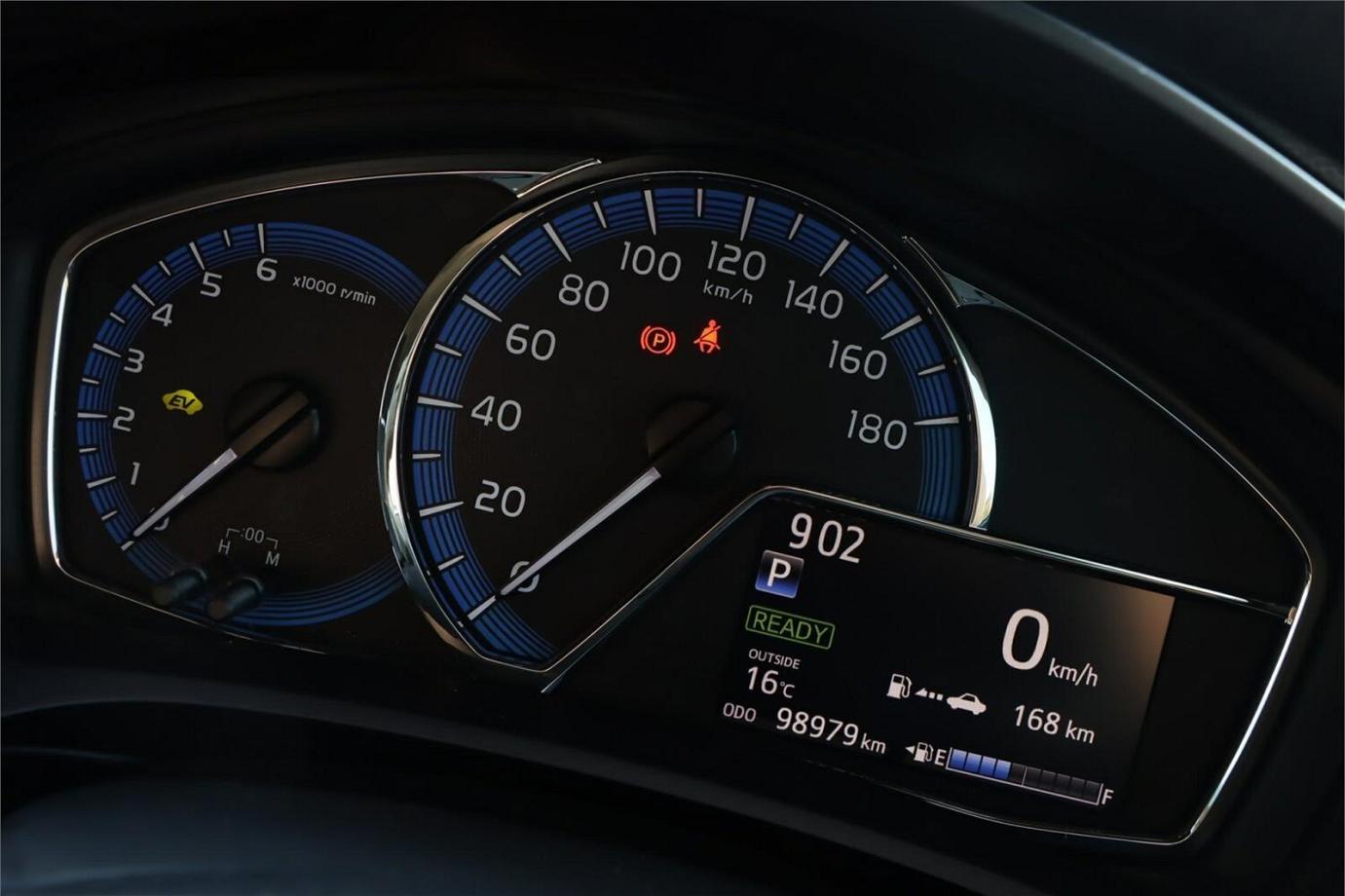 2015 Toyota Corolla Fielder Ex (hybrid)-9