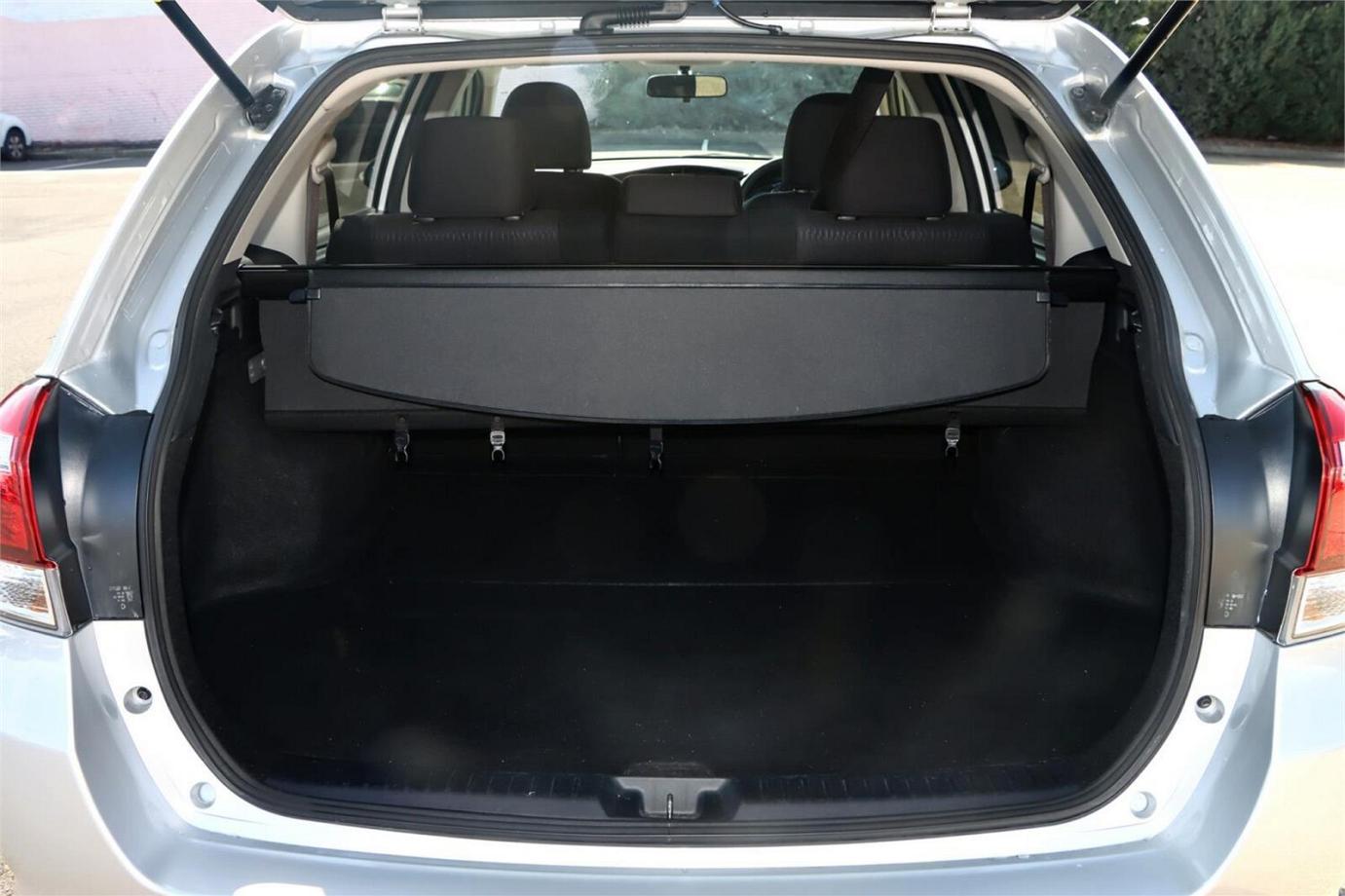 2015 Toyota Corolla Fielder Ex (hybrid)-12