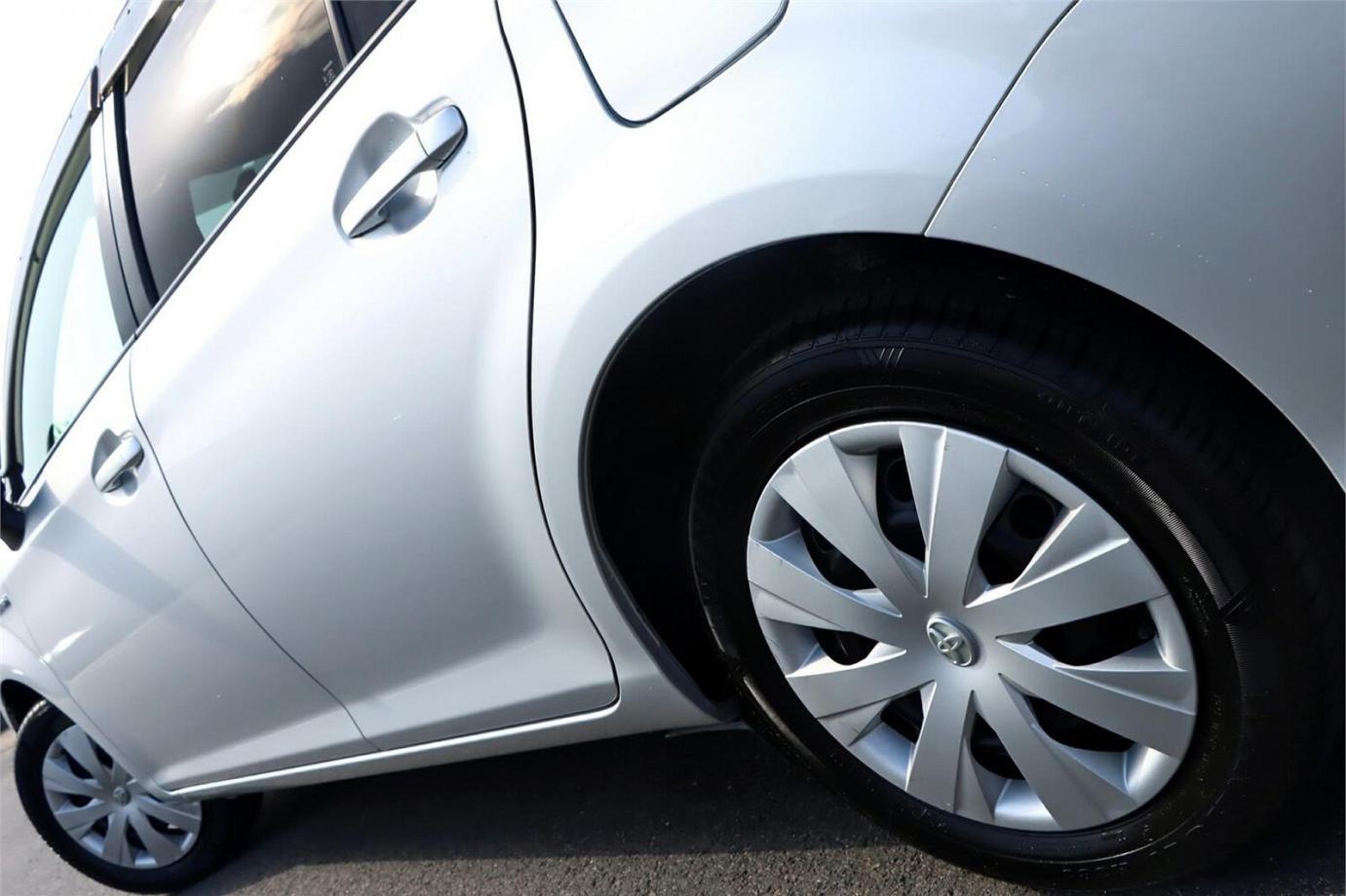 2015 Toyota Corolla Fielder Ex (hybrid)-10
