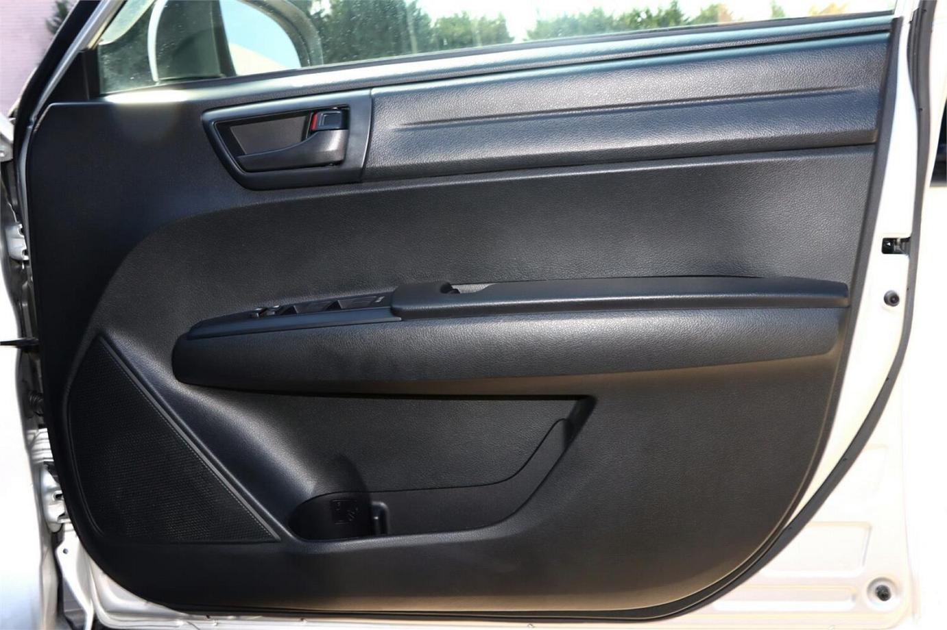 2015 Toyota Corolla Fielder Ex (hybrid)-13