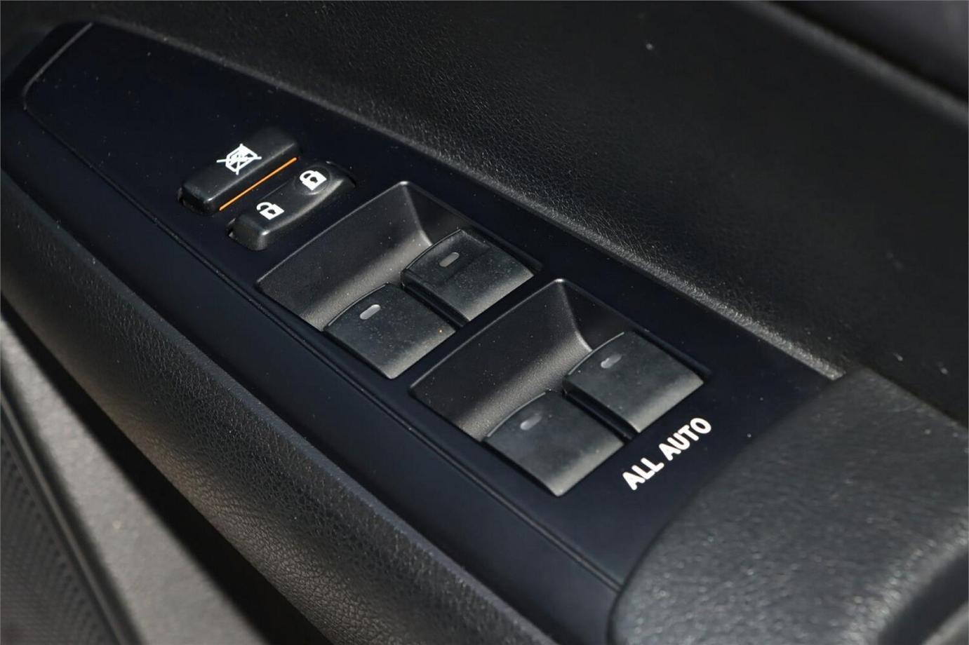 2015 Toyota Corolla Fielder Ex (hybrid)-14