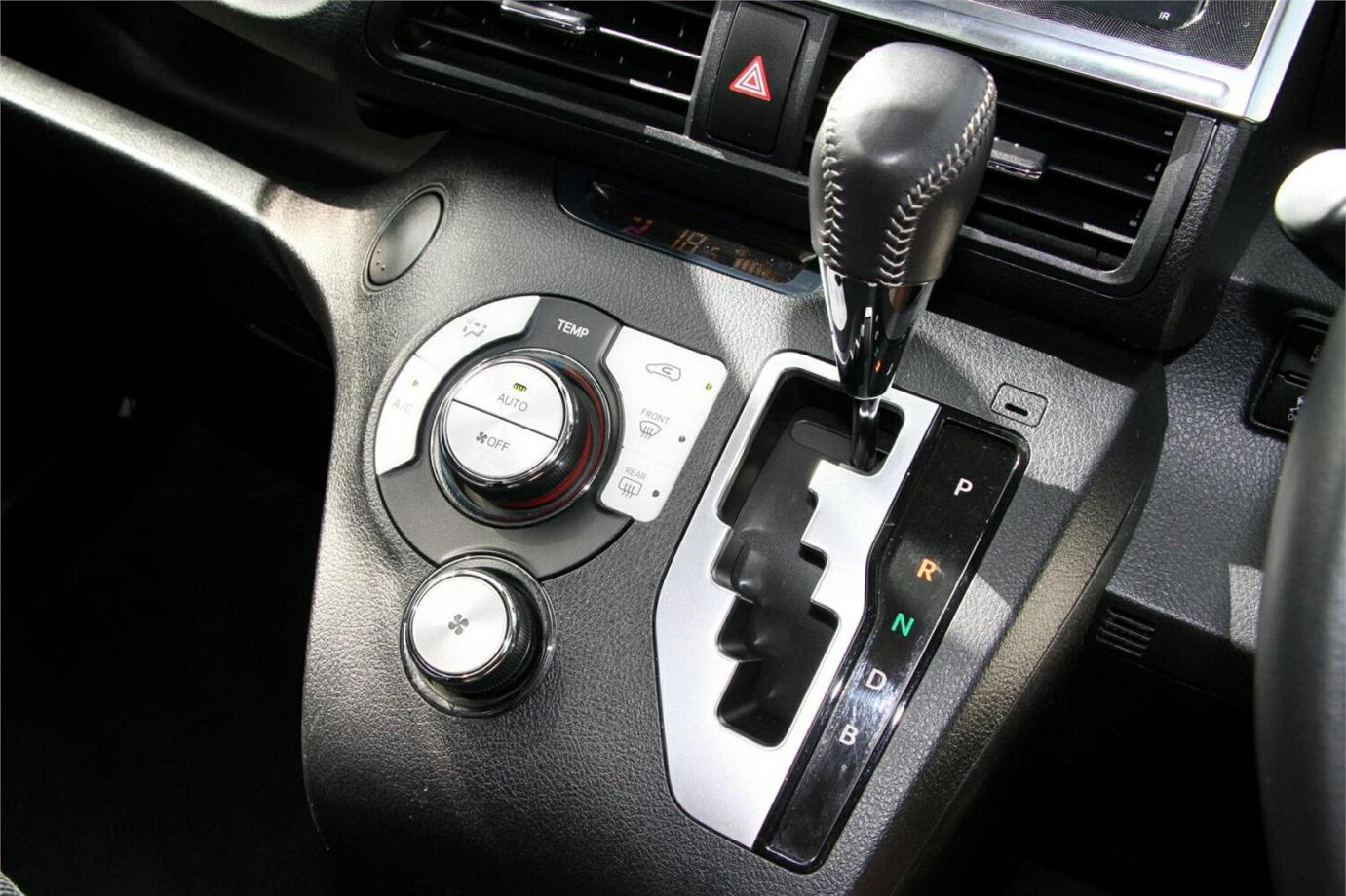 2016 Toyota Sienta G (hybrid)-7