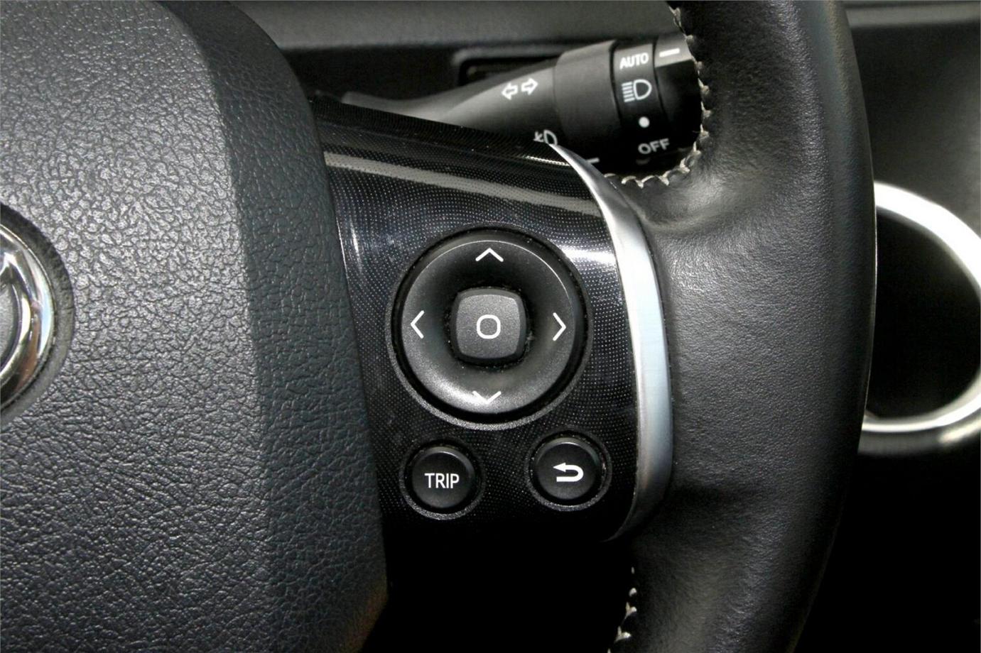 2016 Toyota Sienta G (hybrid)-10