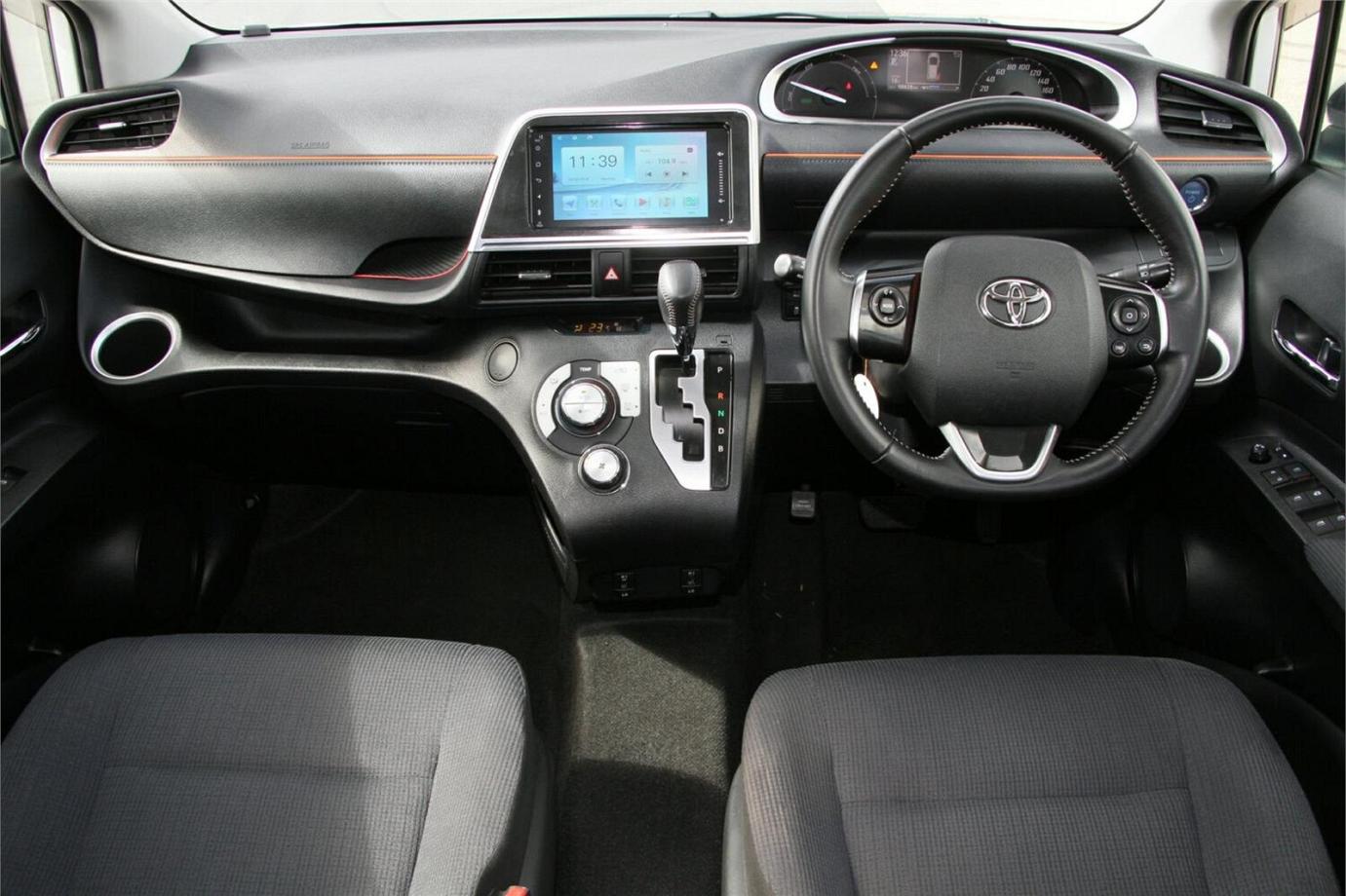 2016 Toyota Sienta G (hybrid)-25