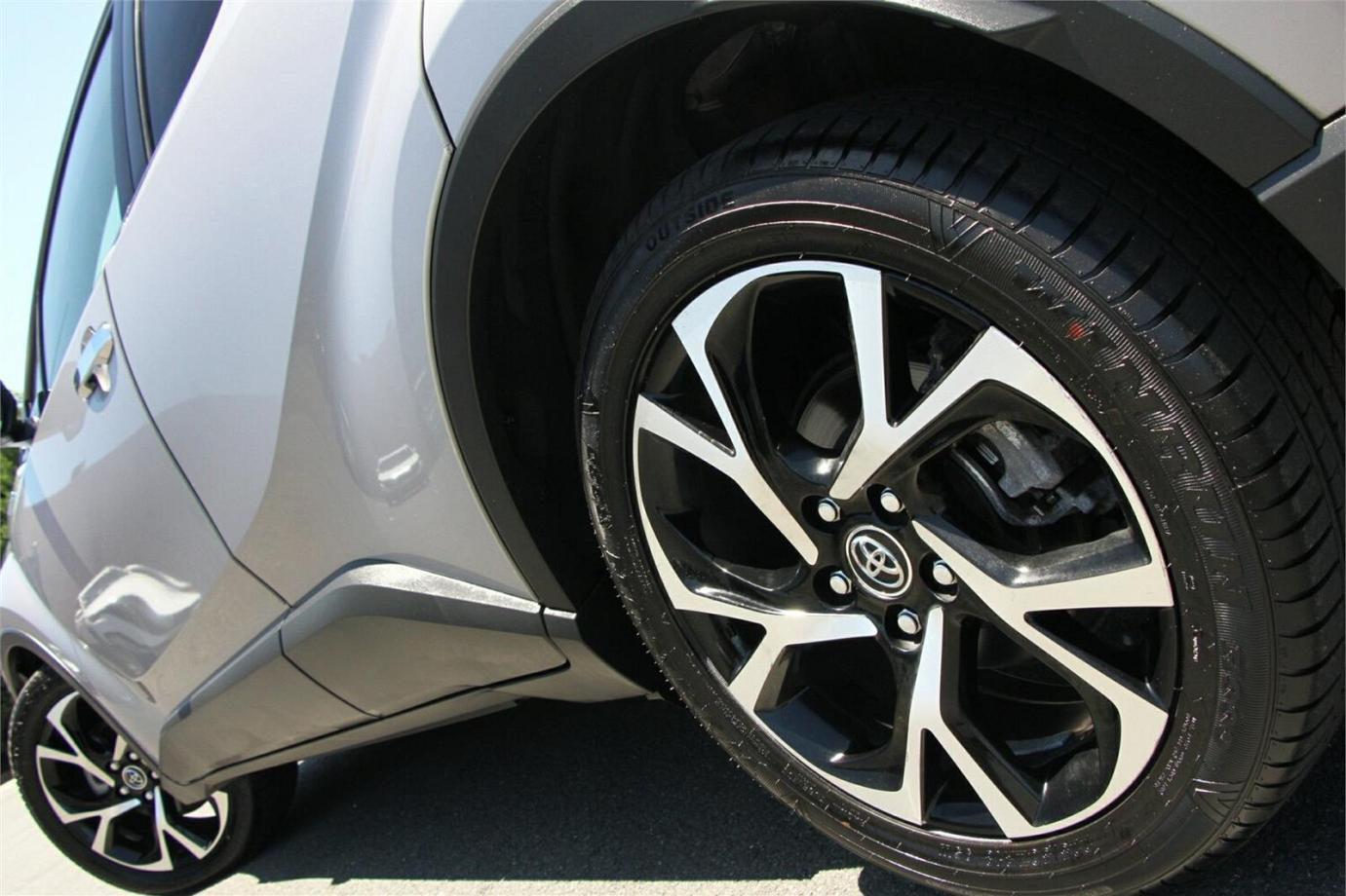 2017 TOYOTA C-HR G (HYBRID)-25