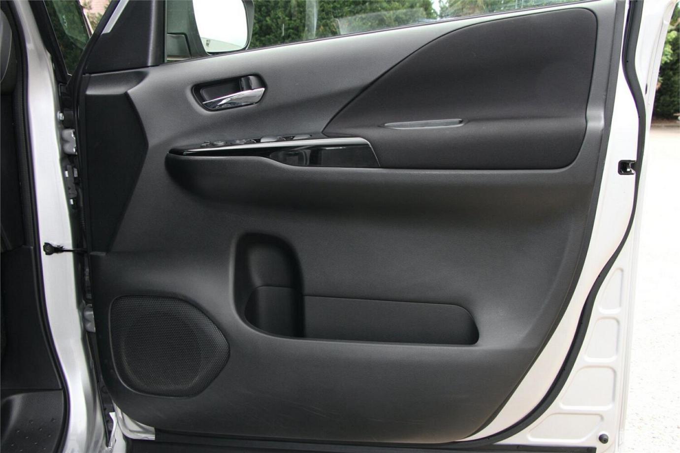 2017 Nissan Serena Highway Star (s-hybrid)-13