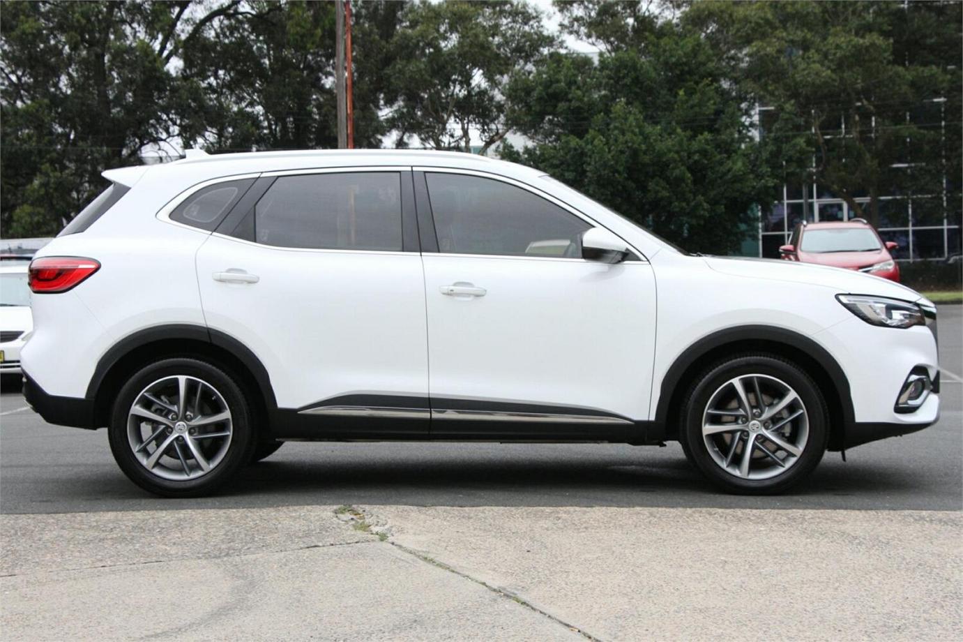 2022 Mg Hs Excite X-3