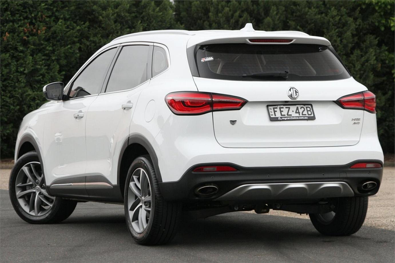 2022 Mg Hs Excite X-8