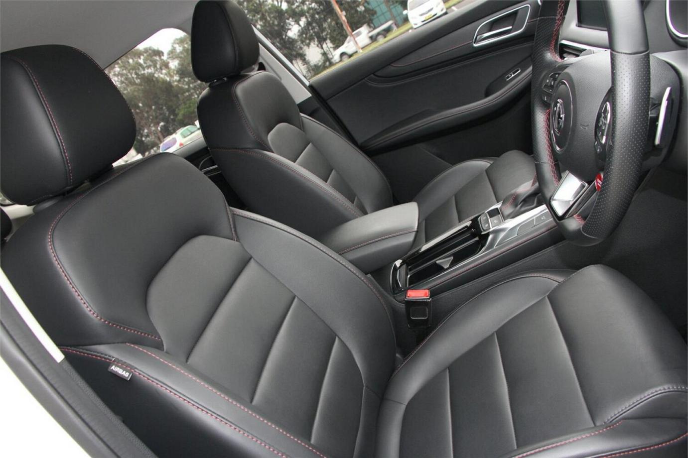 2022 Mg Hs Excite X-18