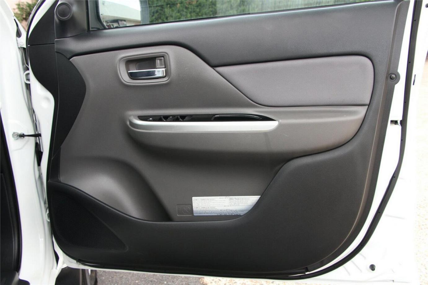 2018 Mitsubishi Triton Gls-21