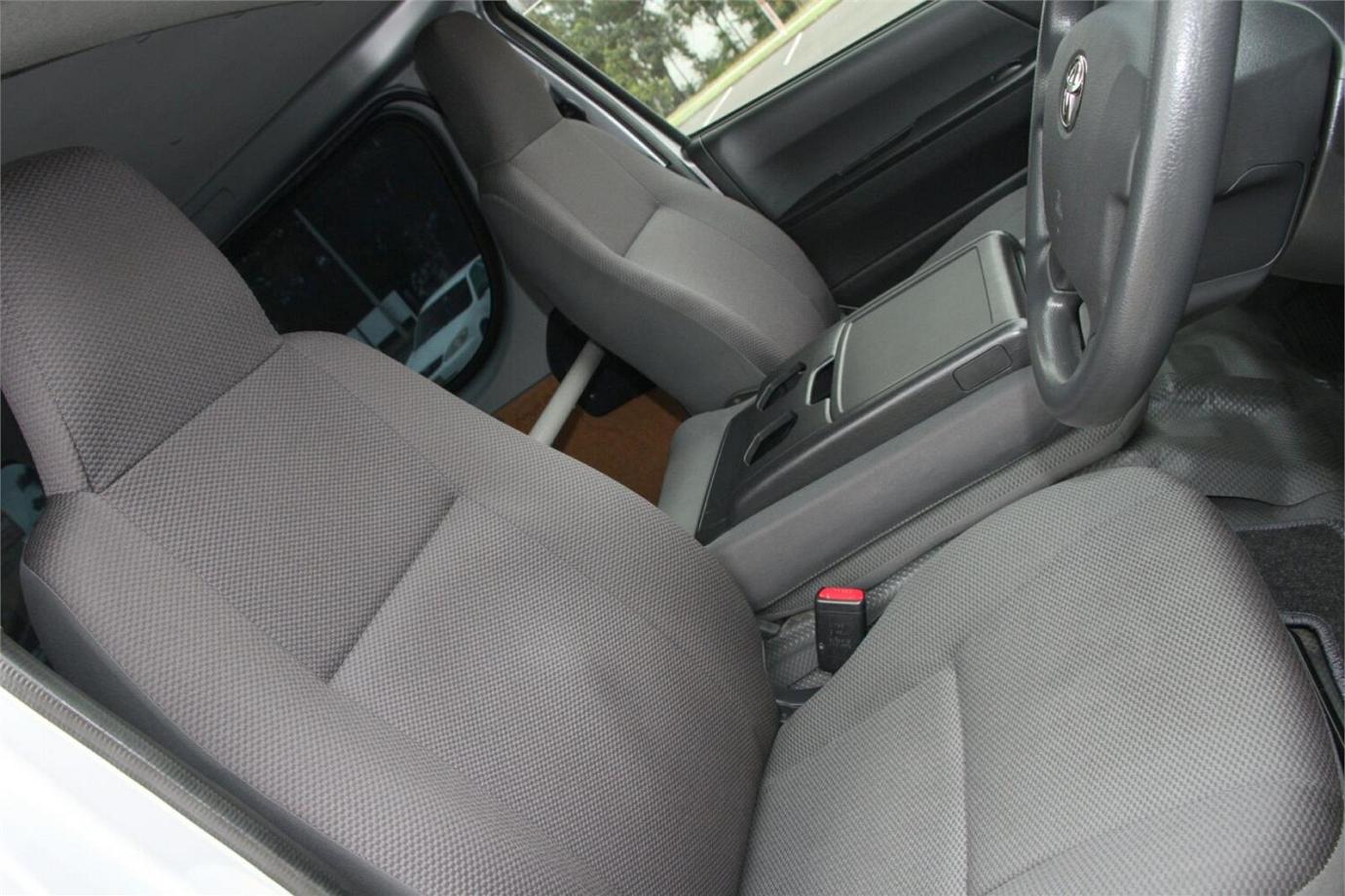 2017 Toyota Hiace Dx-1