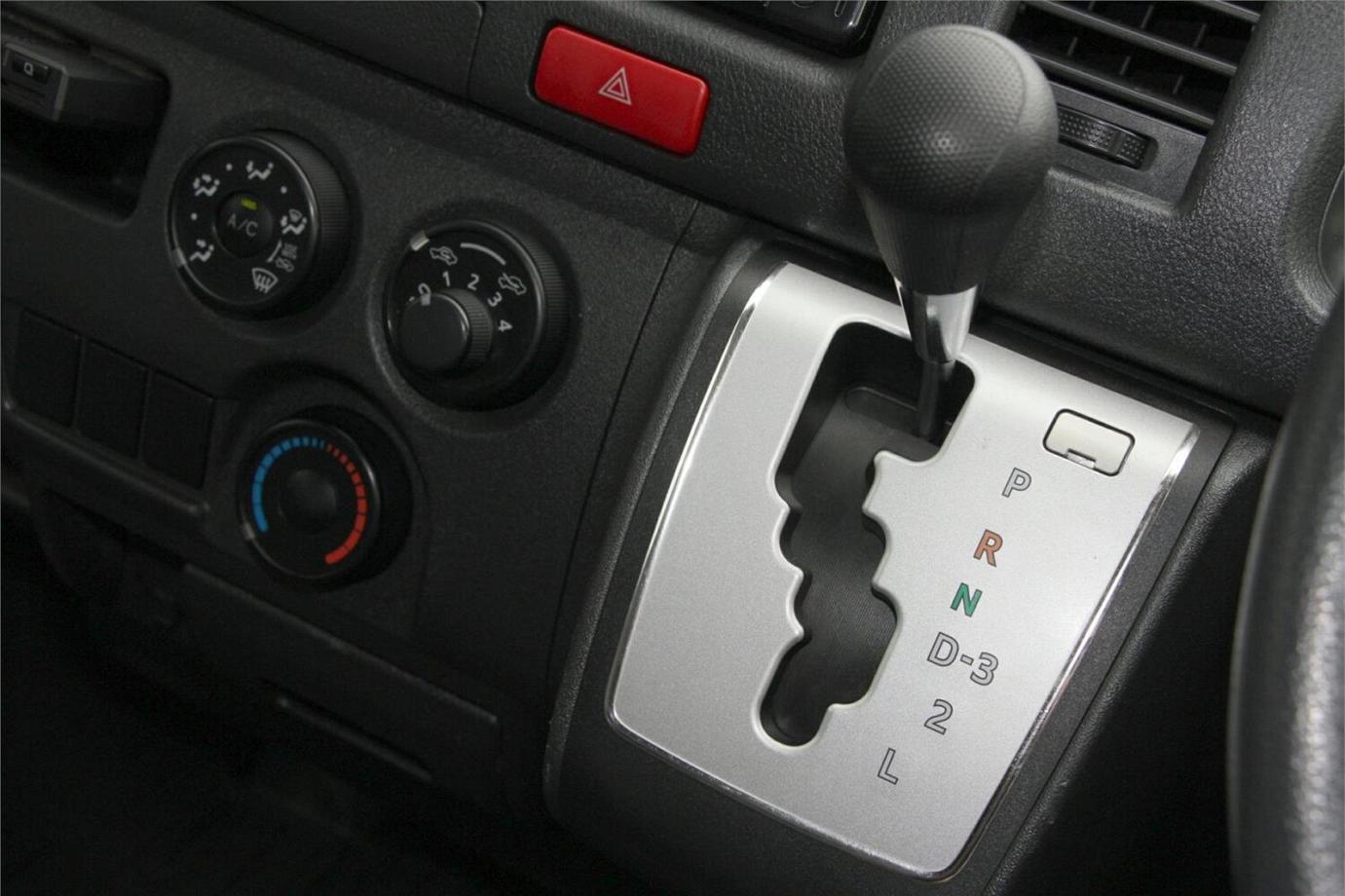 2017 Toyota Hiace Dx-5