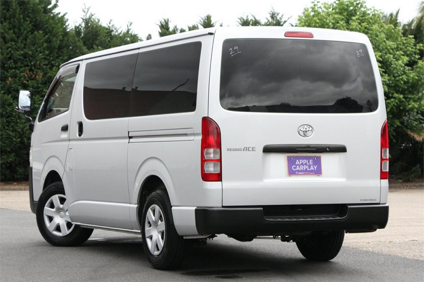 2017 Toyota Hiace Dx-10