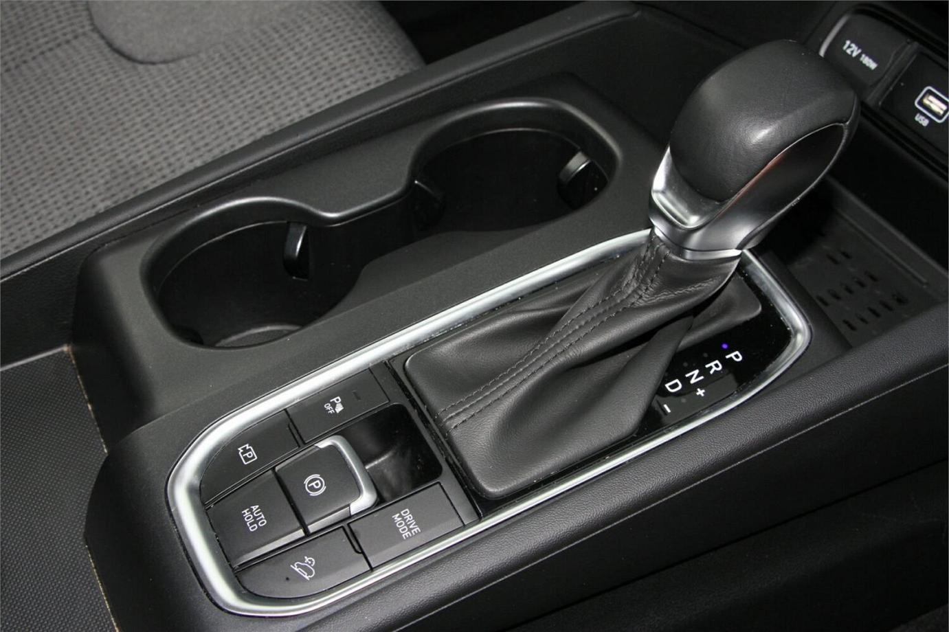 2022 Hyundai Santa Fe-7
