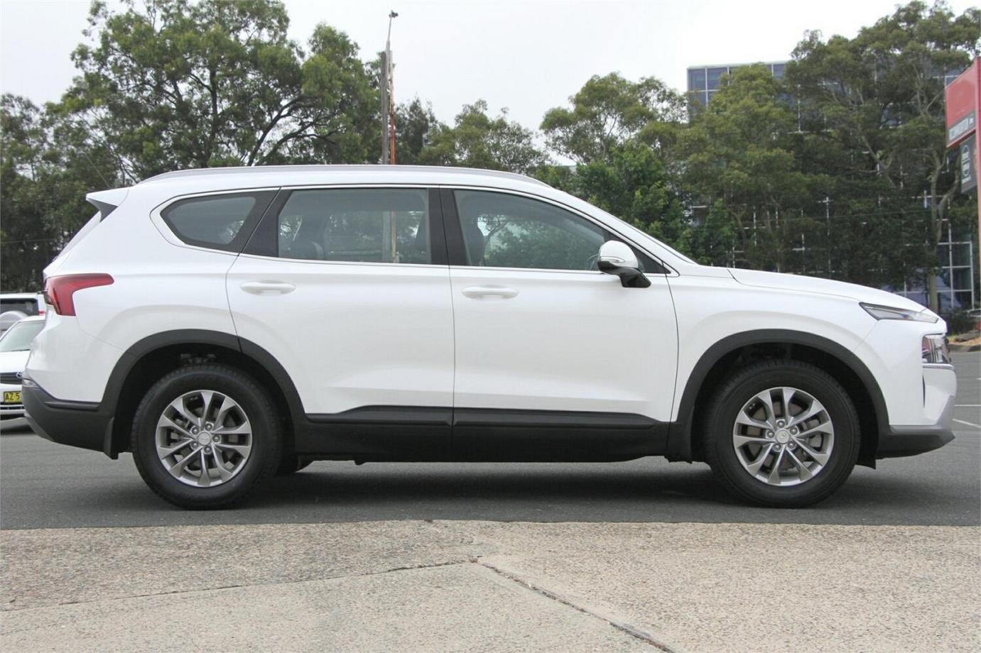 2022 Hyundai Santa Fe-13