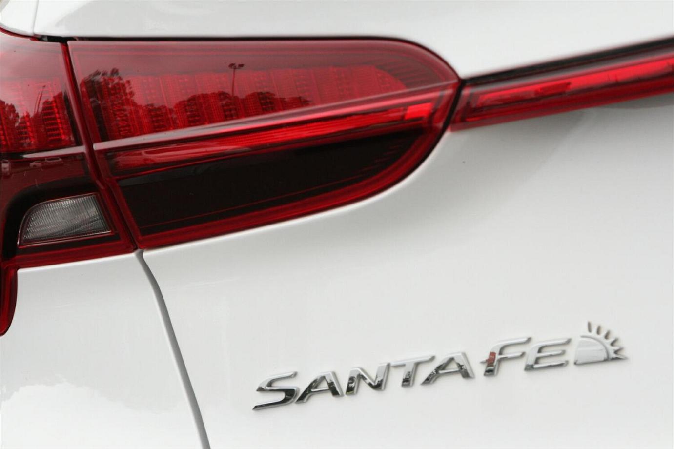2022 Hyundai Santa Fe-18