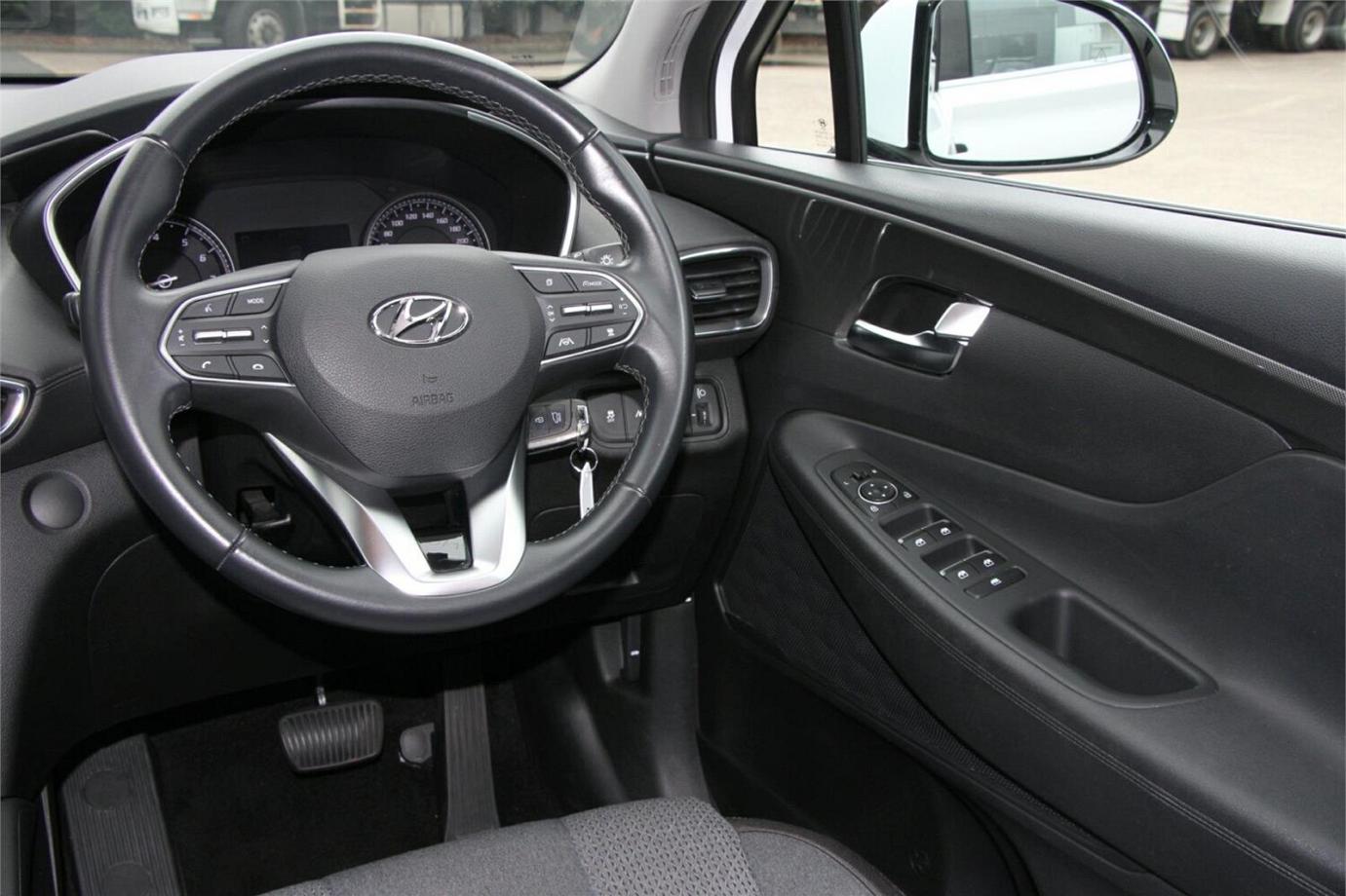 2022 Hyundai Santa Fe-23