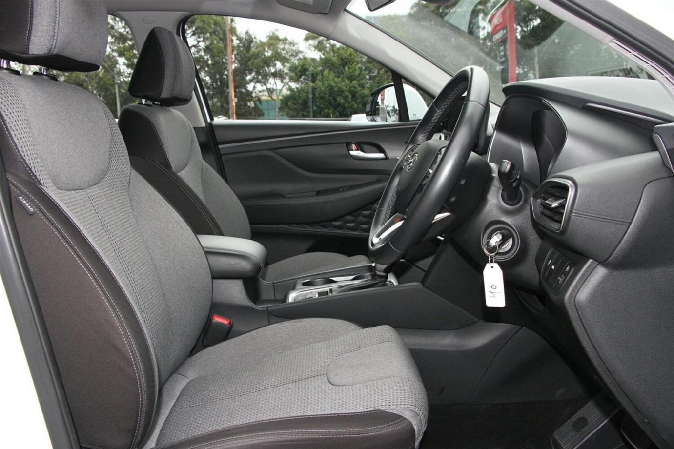2022 Hyundai Santa Fe-25
