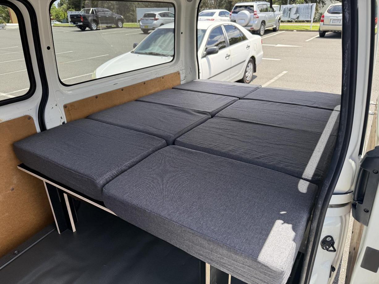 2017 Toyota Hiace Dx (camper Kit)-5