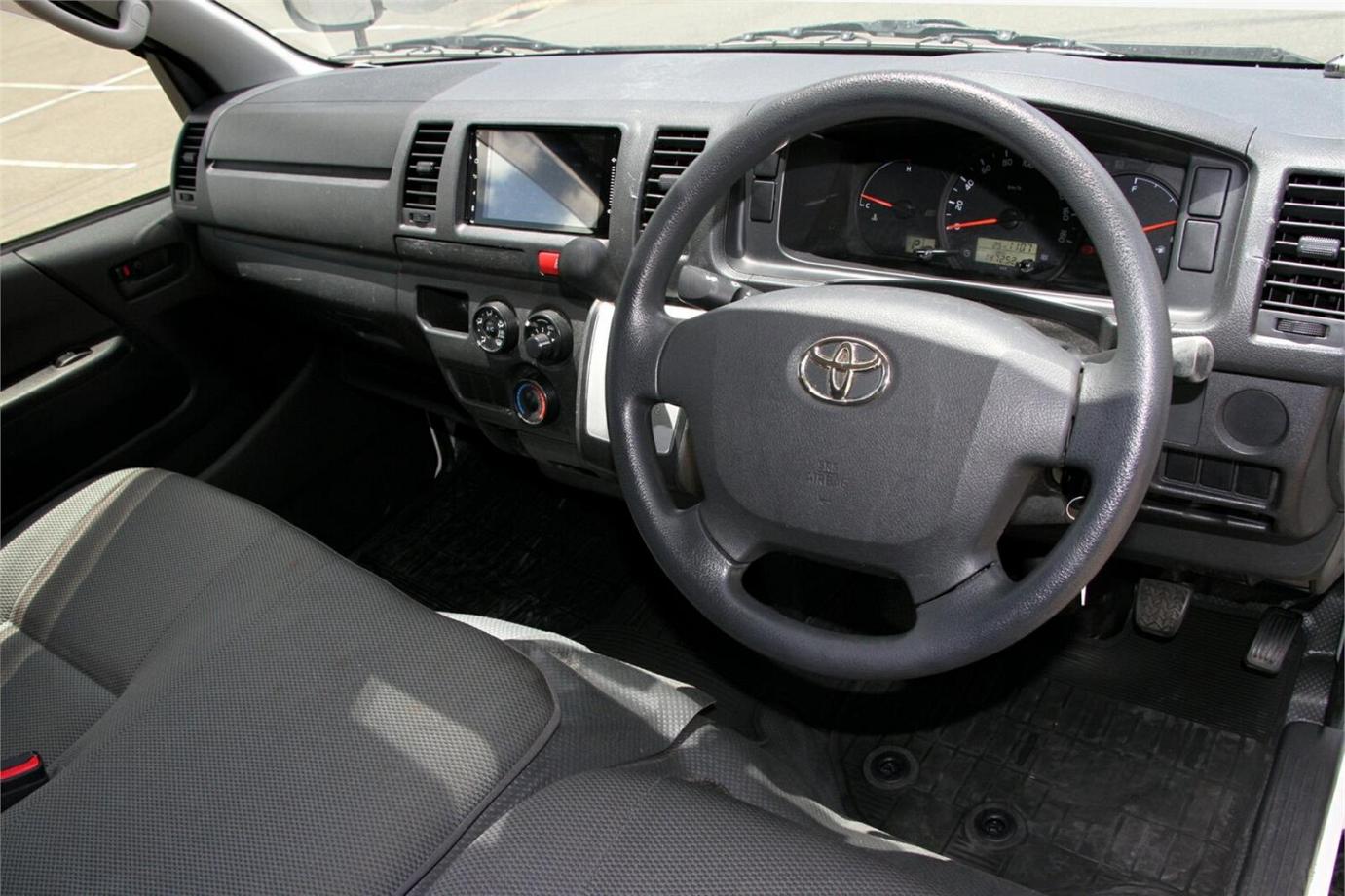 2017 Toyota Hiace Dx (camper Kit)-18