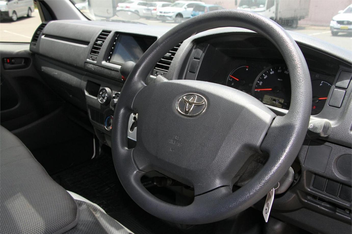2017 Toyota Hiace Dx (camper Kit)-19