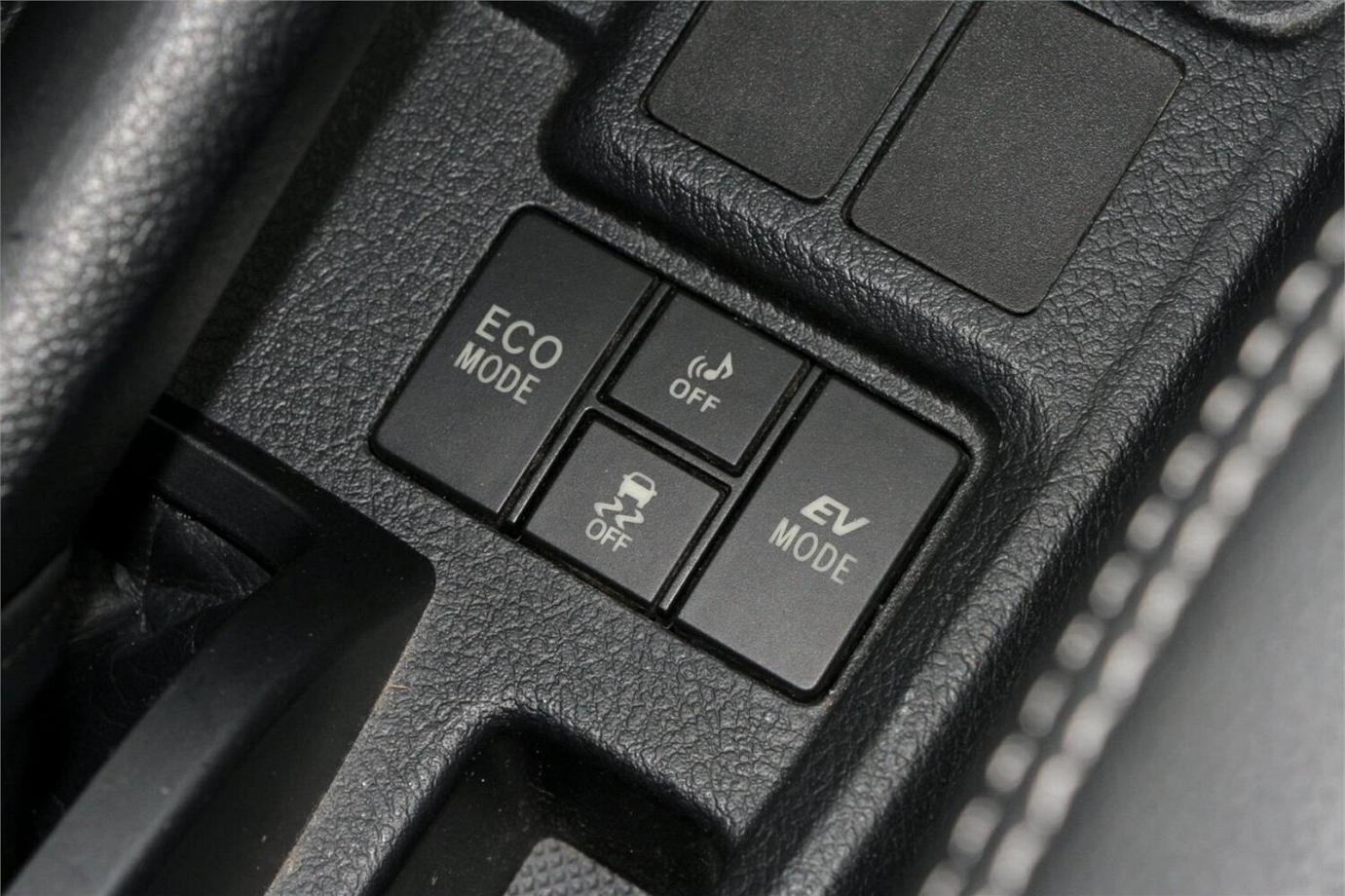 2015 Toyota Corolla Fielder Wxb (hybrid)-7