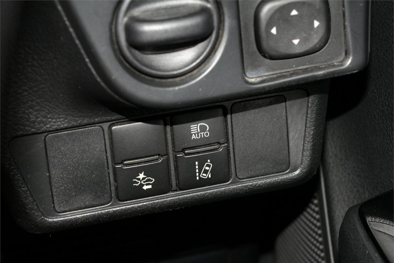 2015 Toyota Corolla Fielder Wxb (hybrid)-10