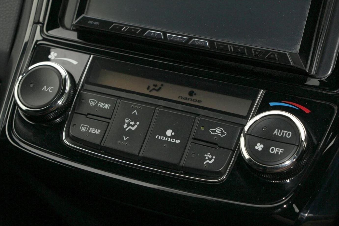 2015 Toyota Corolla Fielder Wxb (hybrid)-13
