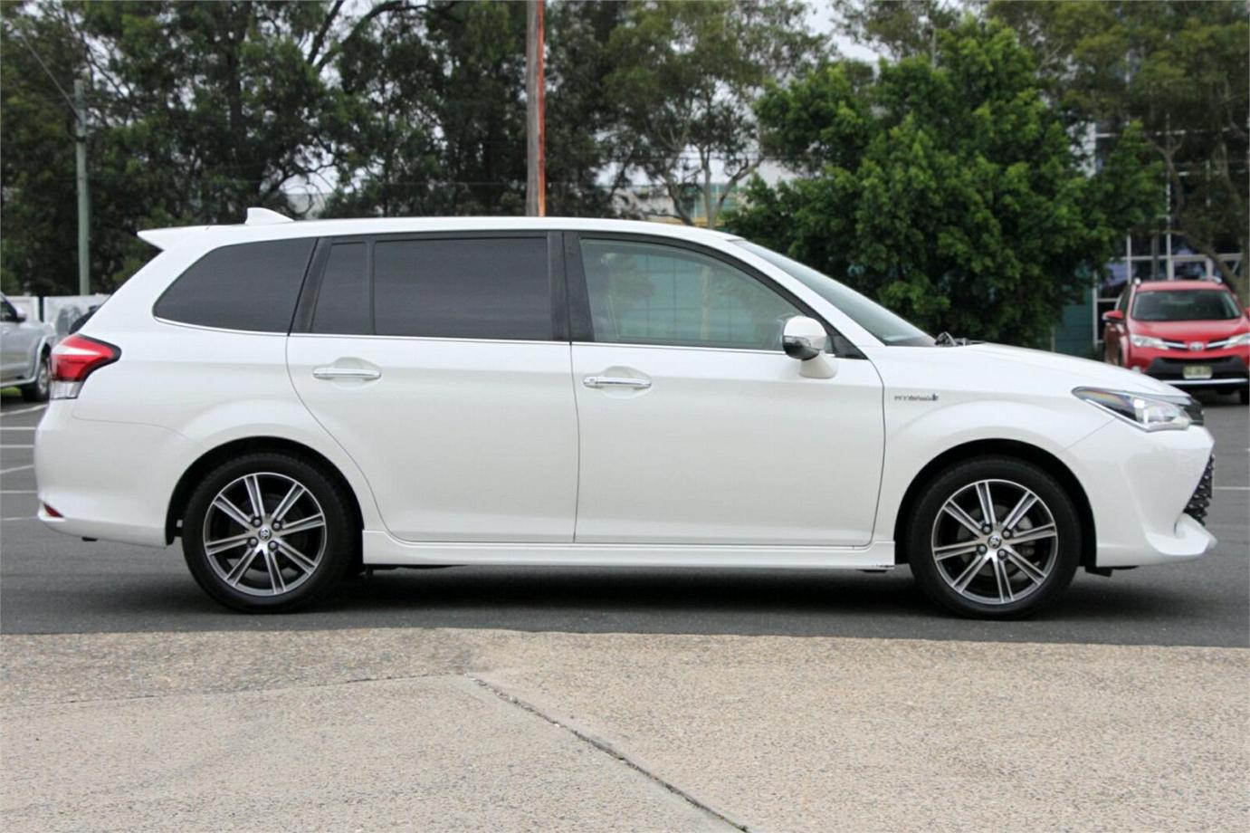 2015 Toyota Corolla Fielder Wxb (hybrid)-14