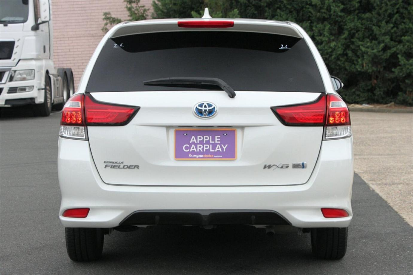 2015 Toyota Corolla Fielder Wxb (hybrid)-16