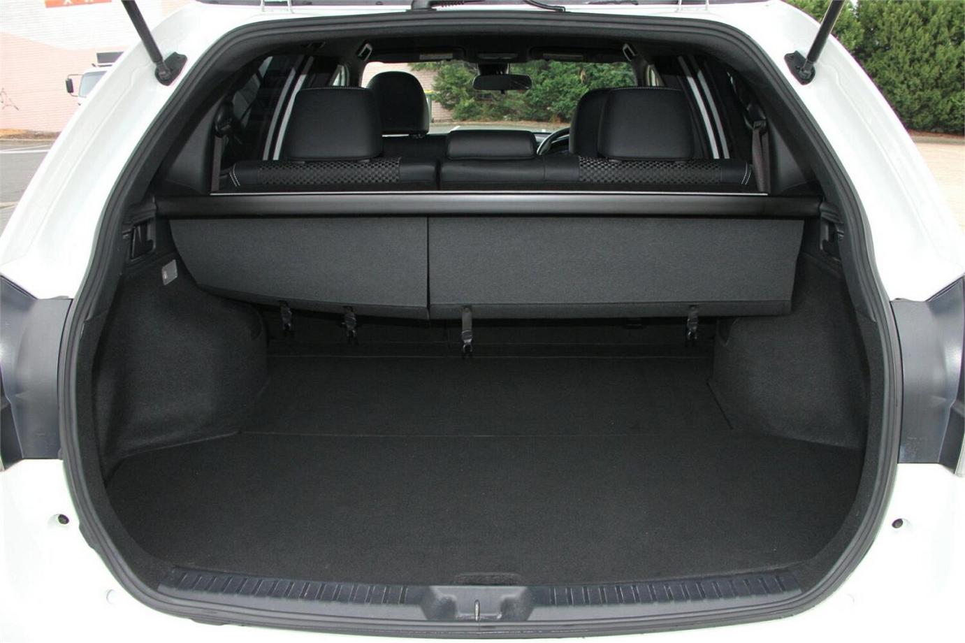 2015 Toyota Corolla Fielder Wxb (hybrid)-17