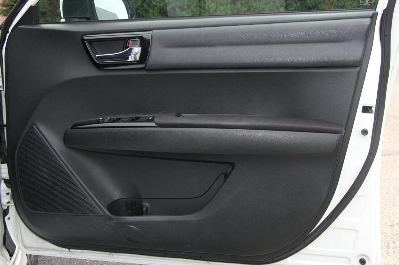 2015 Toyota Corolla Fielder Wxb (hybrid)-24