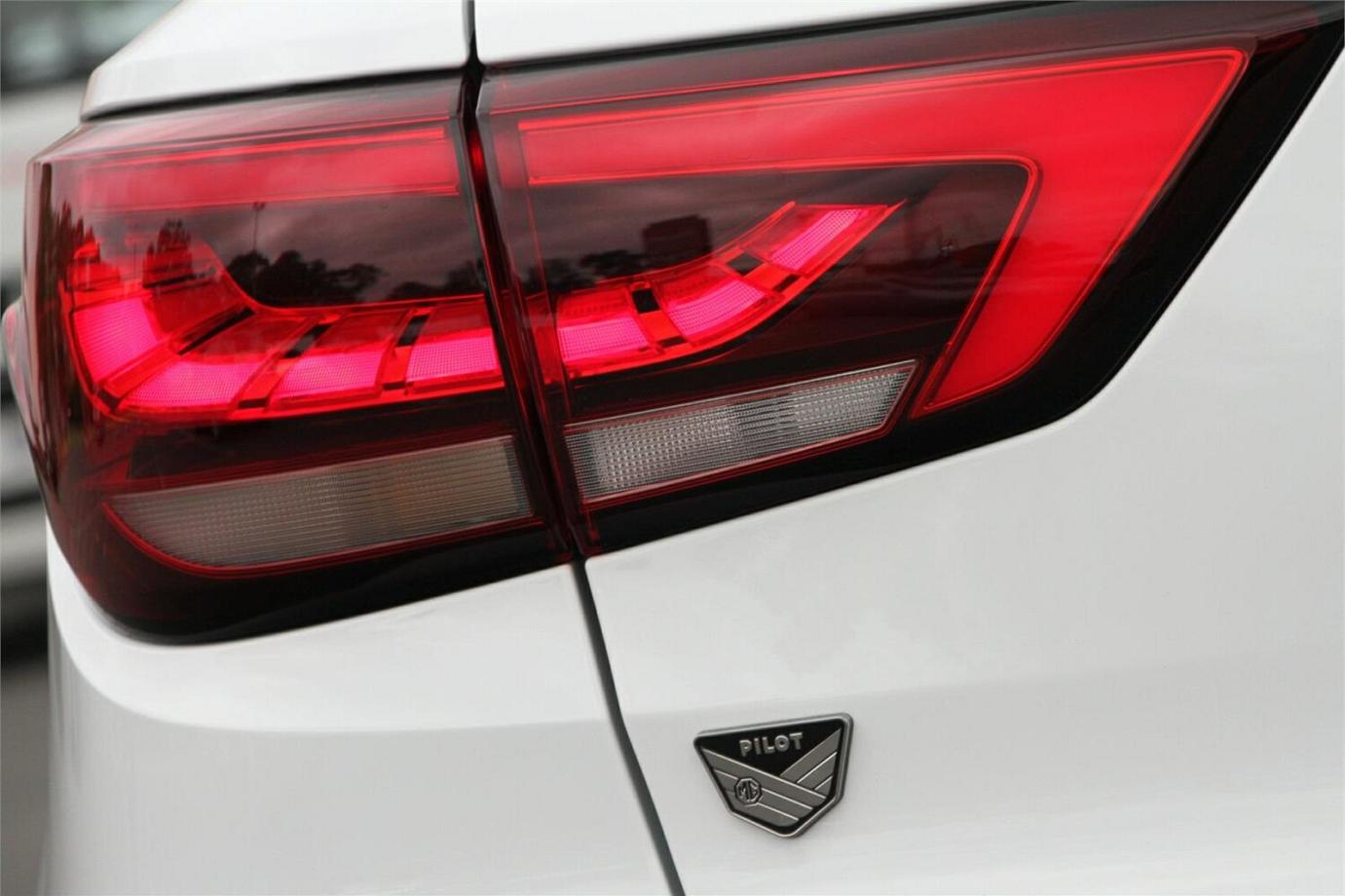 2023 Mg Zst Excite-18