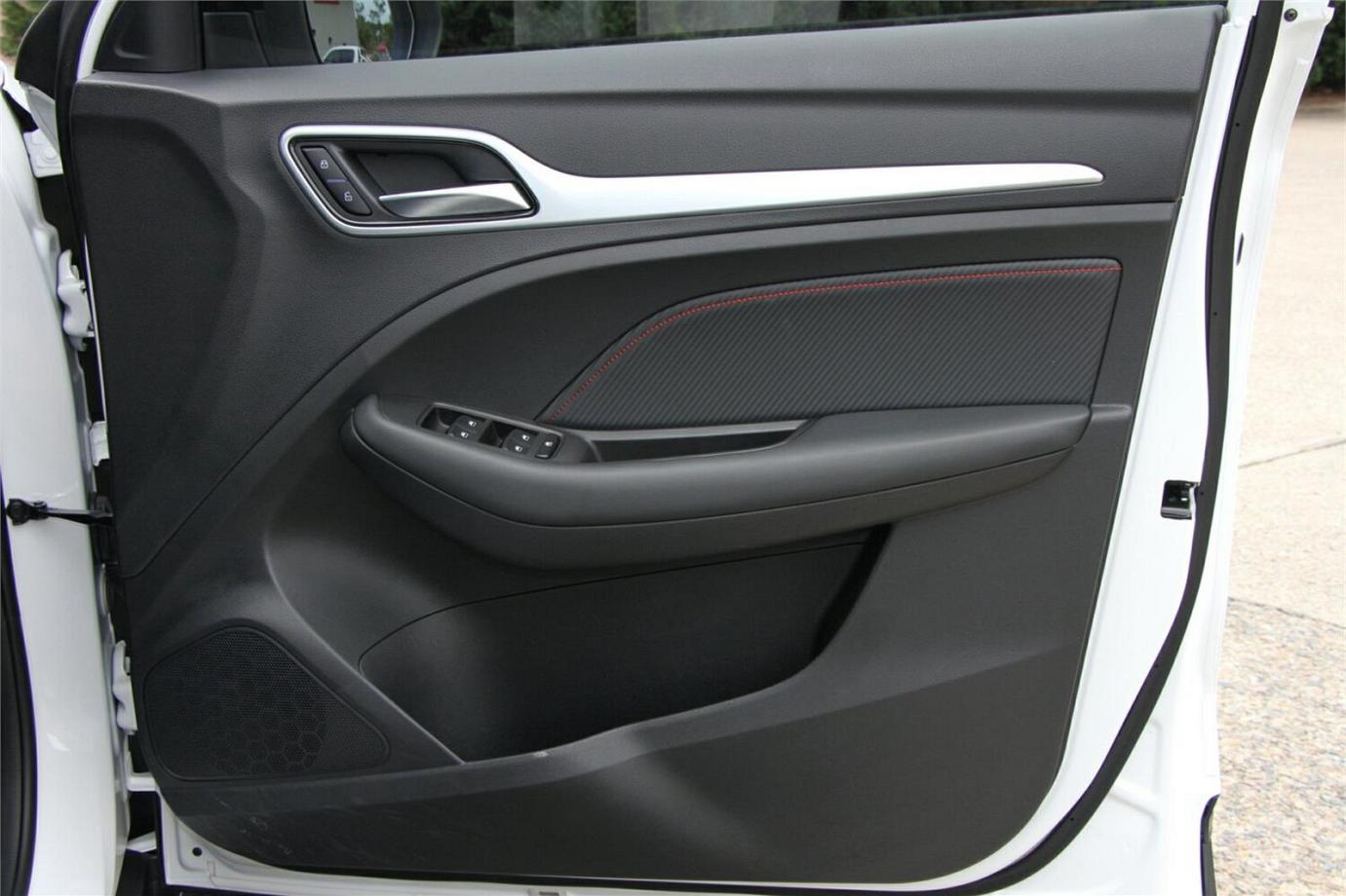 2023 Mg Zst Excite-21